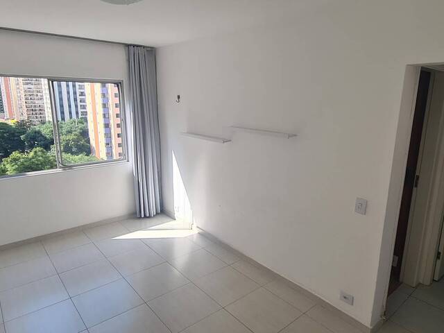 #24010E - Apartamento para Venda em São Paulo - SP